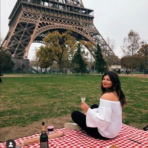White off shoulder sweater